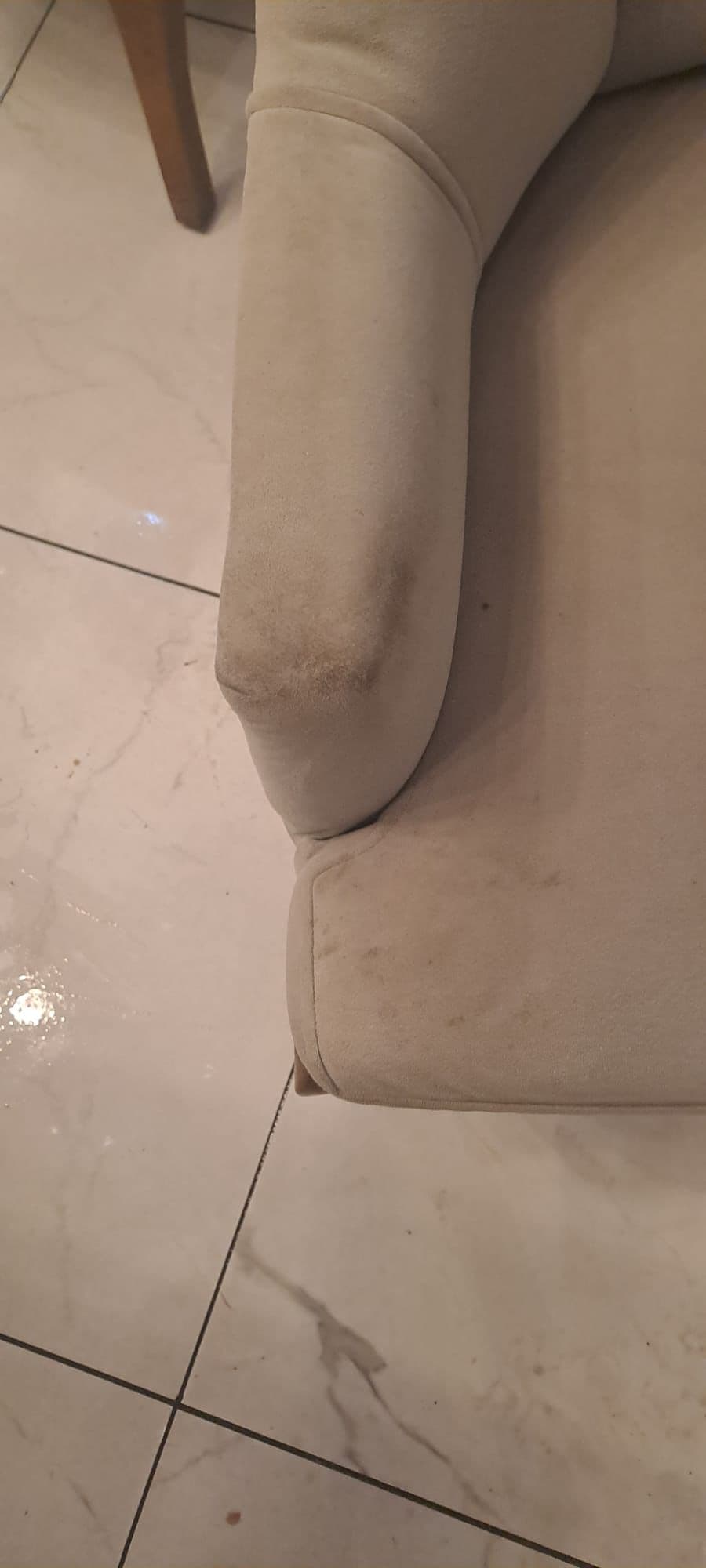 Tekli koltukta leke giderme detayı