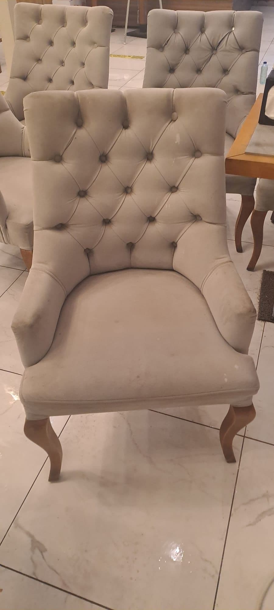 Yatak başlığı yerinde temizlik